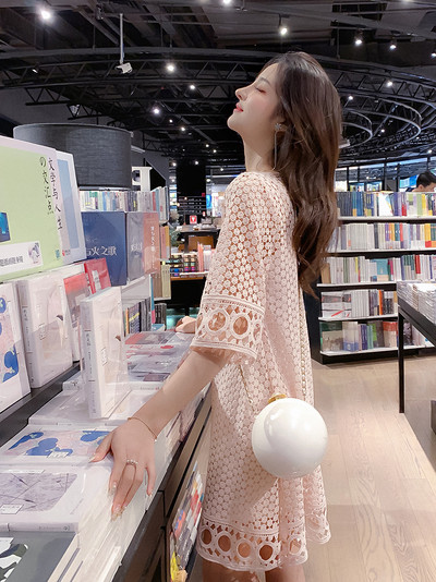 Aktuális női ruha két színben, 3/4-es ujjal