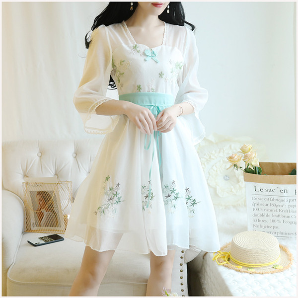 Elegáns női ruha virágmintás - szabású modell