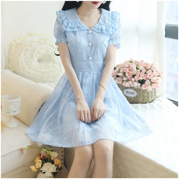 Női aktuális ruha rövid ujjú fehér és kék színben