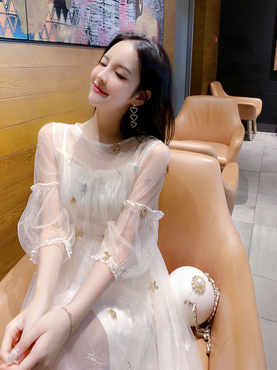 Rochie modernă de damă cu tul