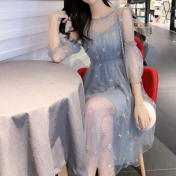 Rochie modernă de damă cu tul