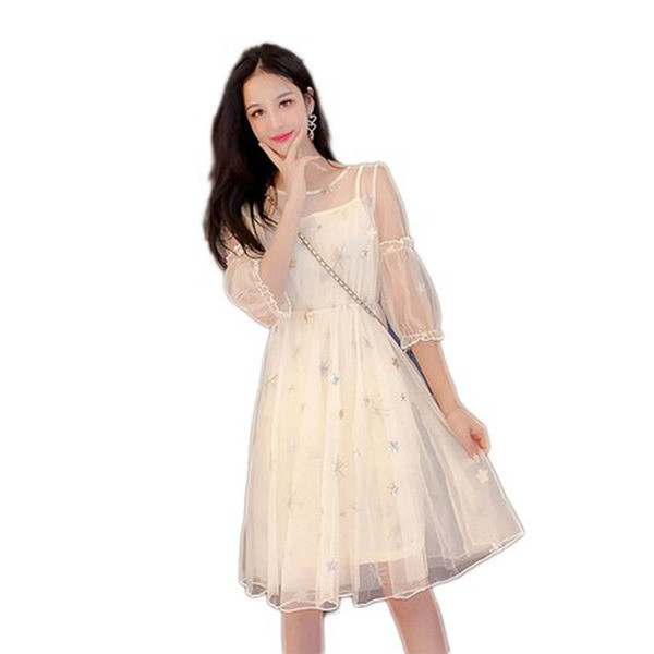 Rochie modernă de damă cu tul