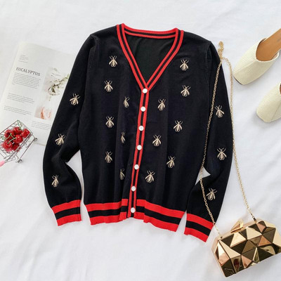 Modern női mellény V-nyakkal és fekete-fehér hímzéssel