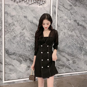 Stílusos női szabású ruha, hosszú ujjal