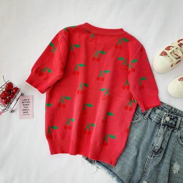 Tricou de dama modern cu cirese de culoare rosie