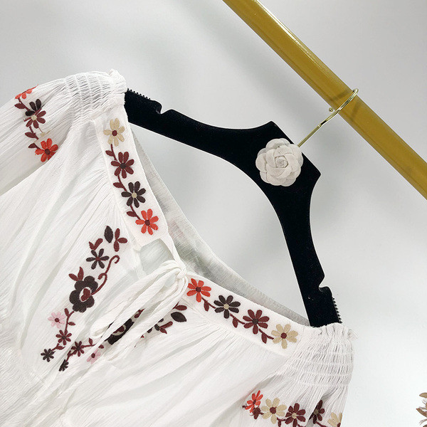 Bluza scurta de dama alb cu broderie