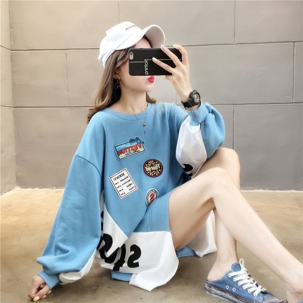 Bluza casual dama cu embleme - model lung