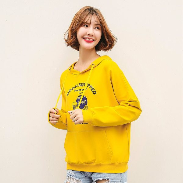 Mindennapi női pulóver színes rátéttel és kapucnival