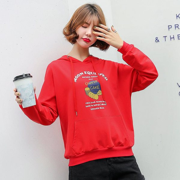 Mindennapi női pulóver színes rátéttel és kapucnival