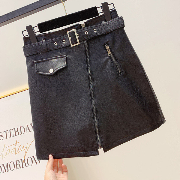Fusta de dama eleganta din piele cu curea in doua culori