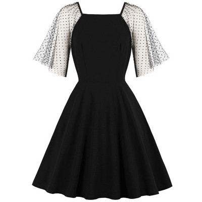 Stílusos női ruha 3/4-es ujjal és szögletes nyakkivágással, fekete színben