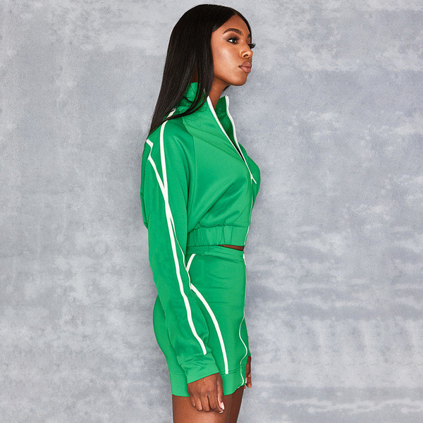 Női alkalmi szett zöld pulóverrel és szoknyával