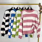 Csíkos széles pulóver - négy szín