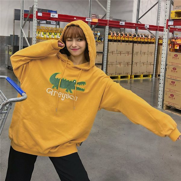 Női alkalmi pulóver színes hímzéssel több színben