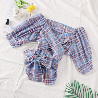 Cămașă de damă modernă în dungi cu o panglică în mai multe culori