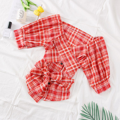 Cămașă de damă modernă în dungi cu o panglică în mai multe culori