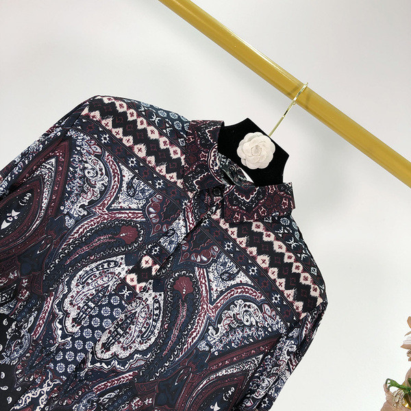 Hosszú női ing, hosszú ujjal, színes mintával