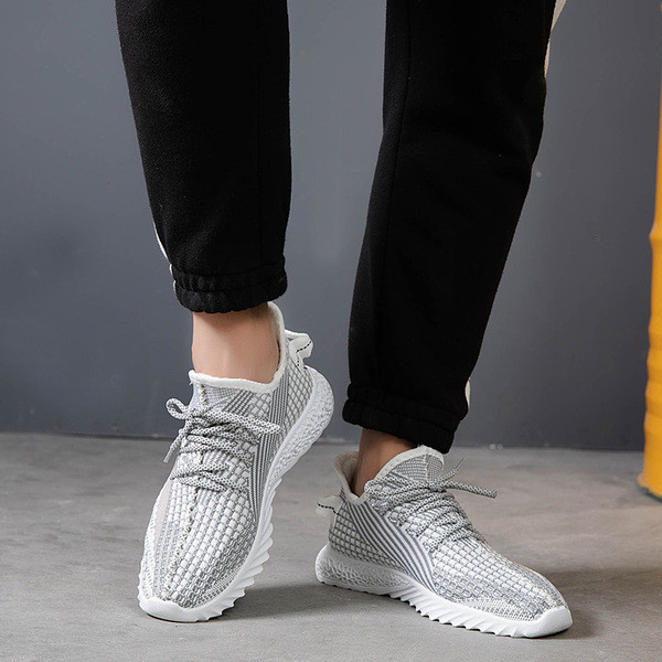 Férfi sportcipő fűzővel, két színben