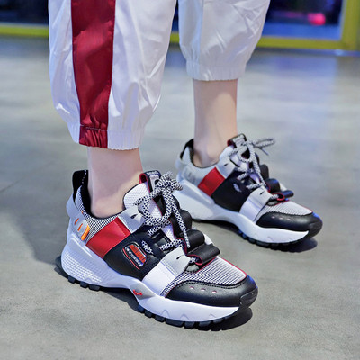 Színes női tornacipő fűzővel és durva talppal, három színben