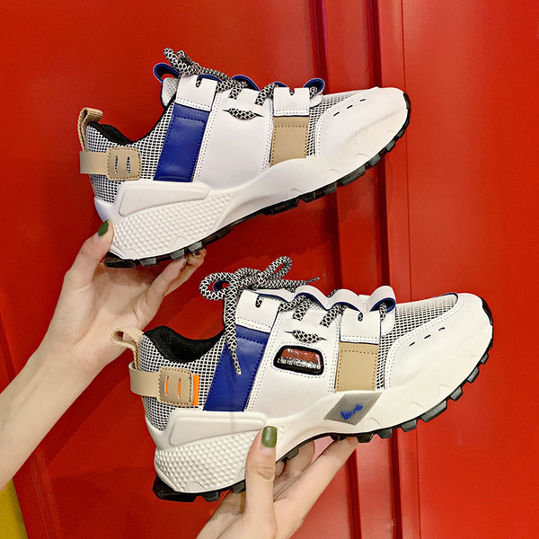 Színes női tornacipő fűzővel és durva talppal, három színben