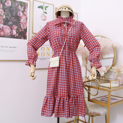 Modern női ruha nyakkendővel - több színben