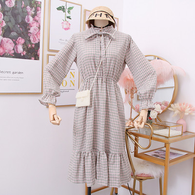 Modern női ruha nyakkendővel - több színben