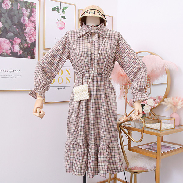 Modern női ruha nyakkendővel - több színben