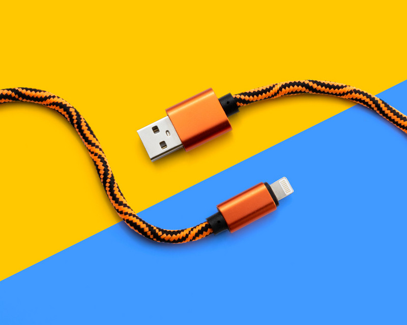 USB кабел за бързо зареждане и синхронизиране  Type-L с плетена обвивка