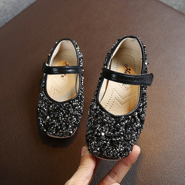 Modern gyerekcipő négy színben kövekkel