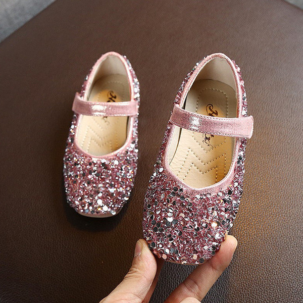 Modern gyerekcipő négy színben kövekkel