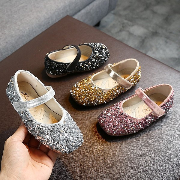 Modern gyerekcipő négy színben kövekkel