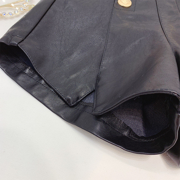 Pantaloni moderni din piele de dama in negru