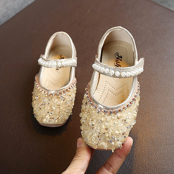 Stílusos gyerekcipő négy színben kövekkel és gyöngyökkel