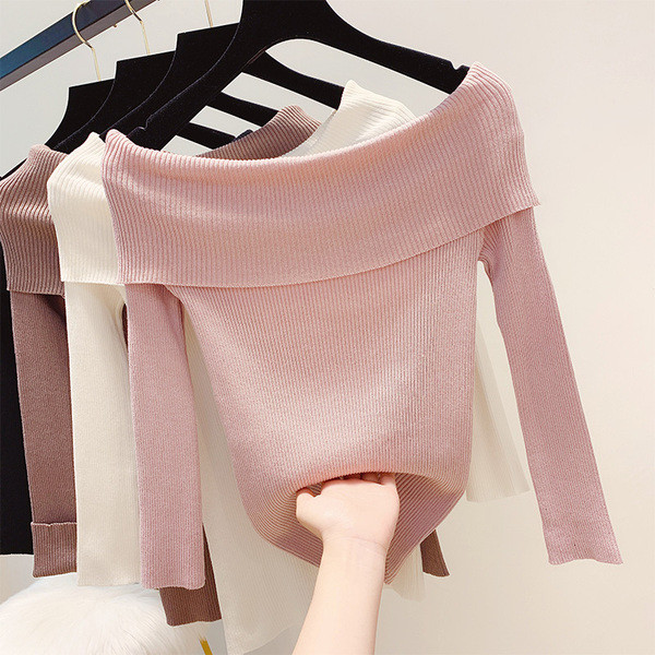 Modern női pulóver csupasz vállal, több színben