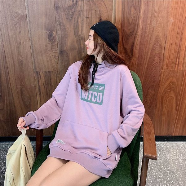 Hanorac de damă de zi cu zi cu o inscripție în două culori