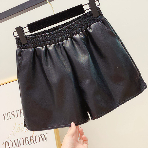 Női bőr rövidnadrág szürke és fekete színben