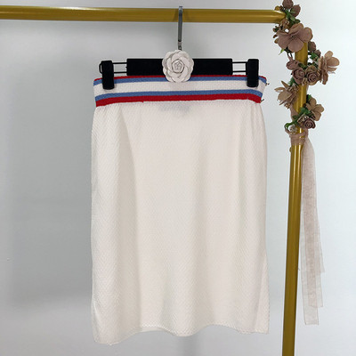 Női szoknya színes gumiszalaggal, két színben