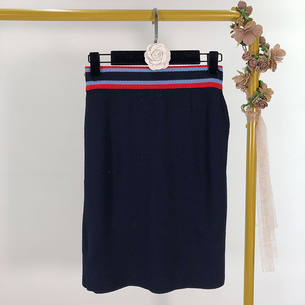 Női szoknya színes gumiszalaggal, két színben