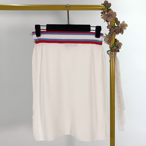 Női szoknya színes gumiszalaggal, két színben