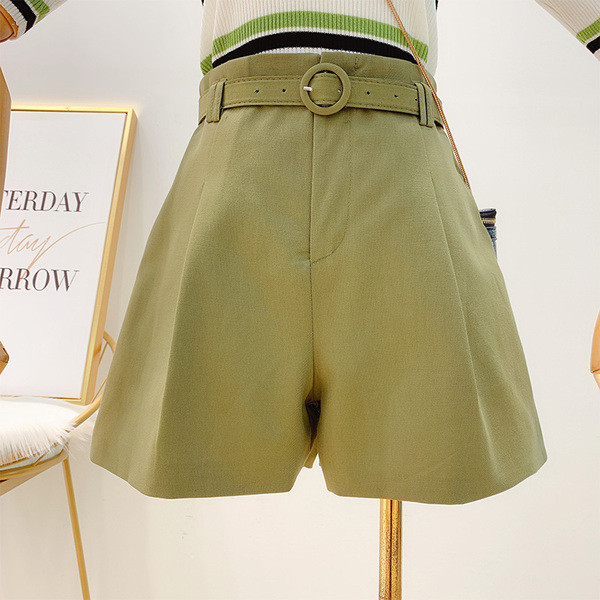 Női rövidnadrág magas derékkal, övvel több színben