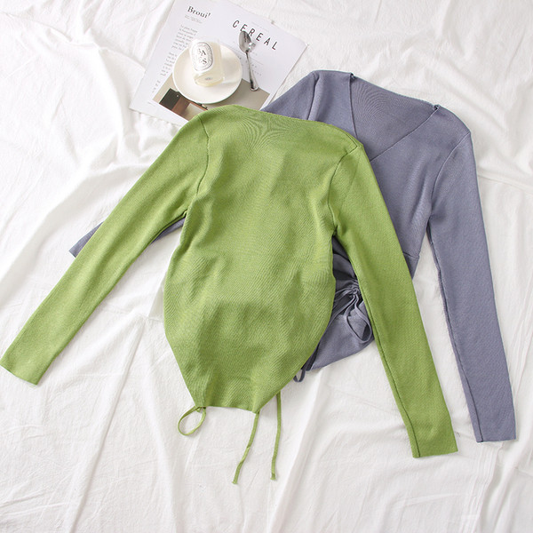 Új modell női pulóver V-nyakkal - többféle színben