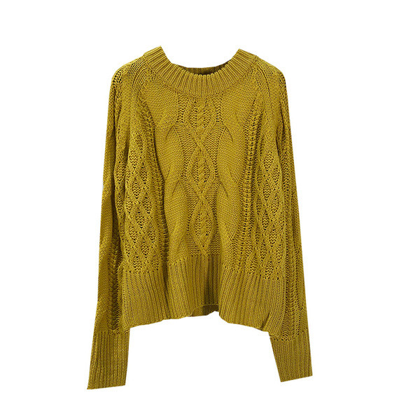 Női vastag pulóver hosszú ujjal és ovális nyakkivágással