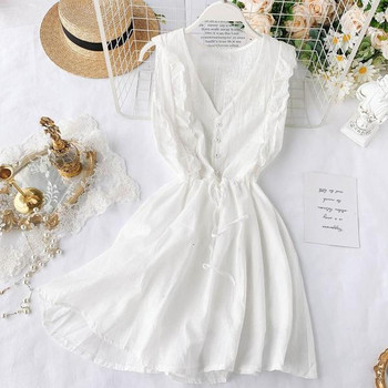 Modern női ruha fehér gombokkal