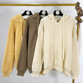 Pulover gros cu cravate si gluga