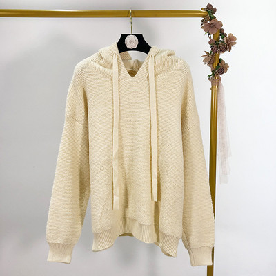 Pulover gros cu cravate si gluga