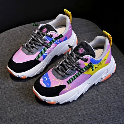 Modern női tornacipő durva talppal, színes mintával