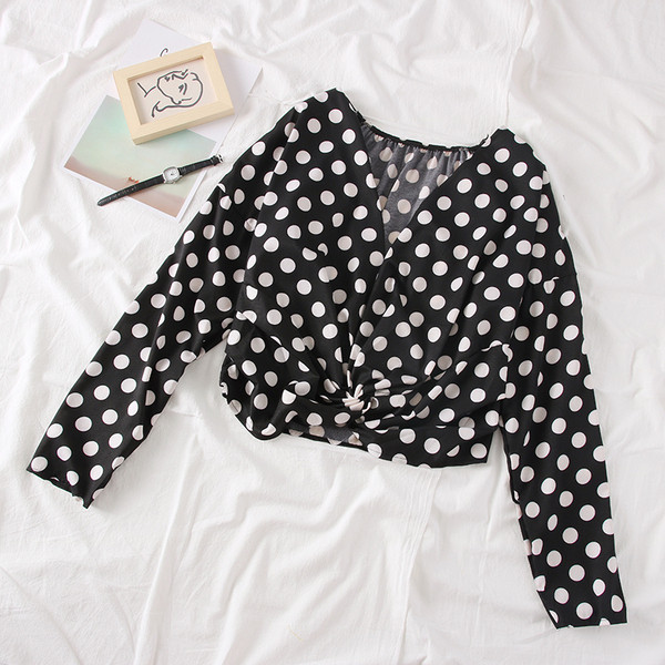 Bluză de damă modernă cu decolteu în V cu puncte albe și negre