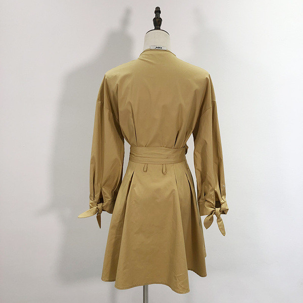 Rochie cu croiala lejera cu curea maro