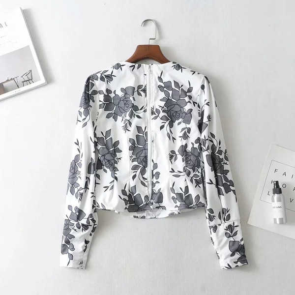 Bluză de damă modernă cu motiv colorat și decolteu în V