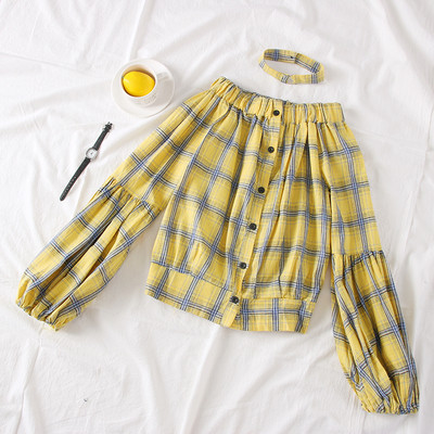 Cămașă modernă de damă cu nasturi și umerii goi